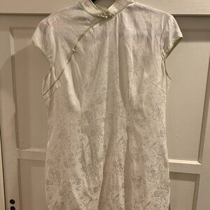 Chinese Cheongsam Short Sleeve Stand Collar Silk Women's Top - Size XL - White